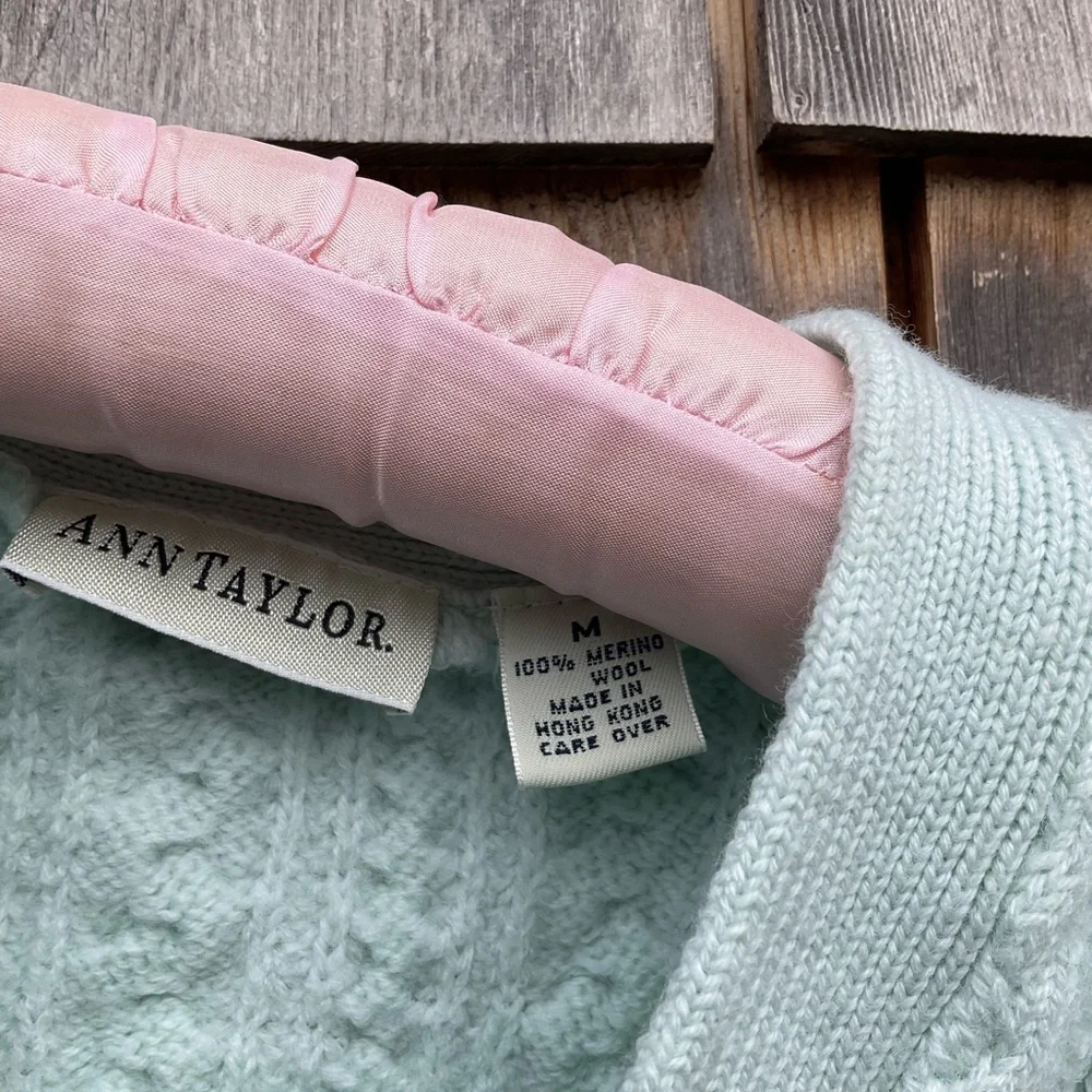 Ann Taylor Cardigan - Picture 4 of 5